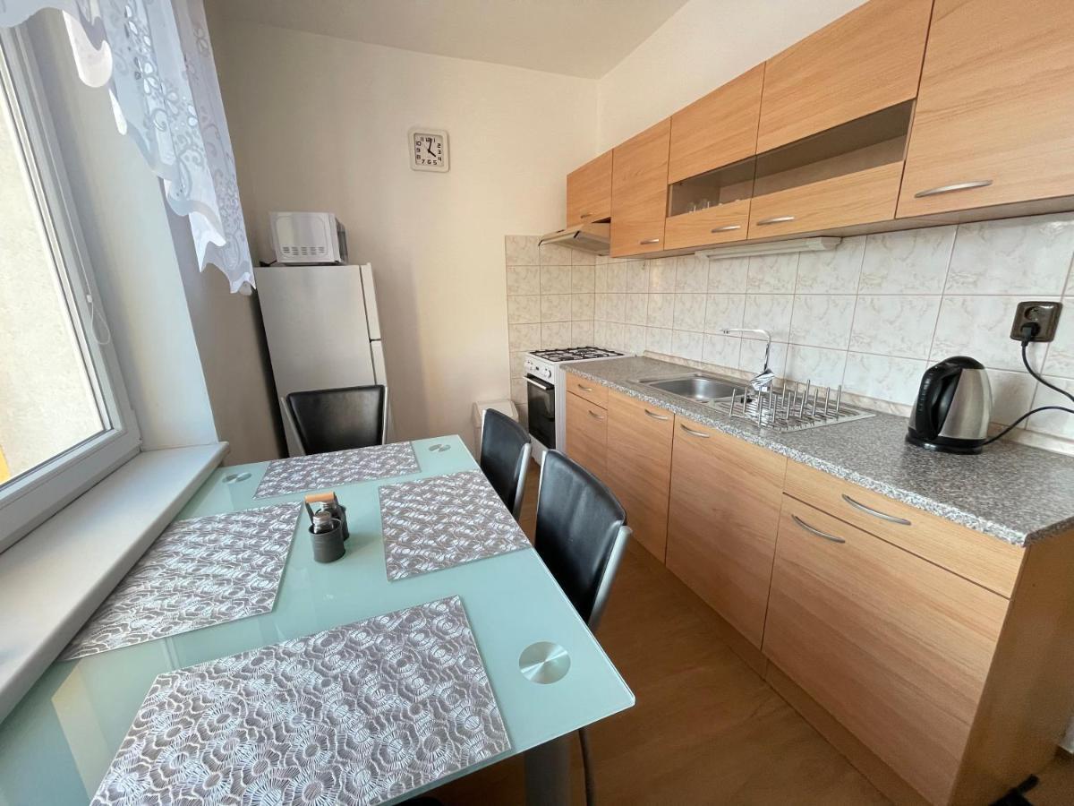 Apartman Jnj Velkomoravska ออลอโมตซ์ ภายนอก รูปภาพ